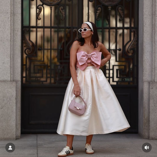 VIOLA | Vestido Blanco con Lazo Rosa